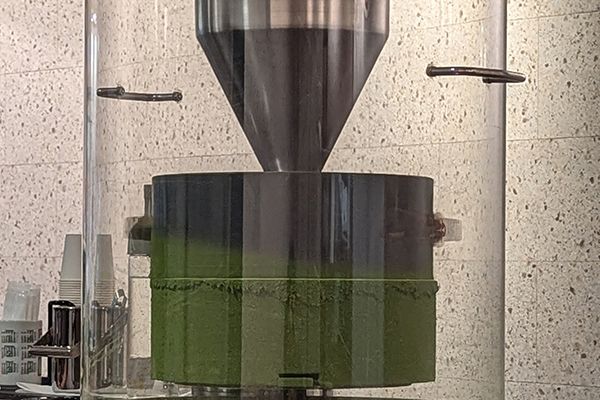 【大阪府大阪市】鶴橋の日本茶専門店「cafe 丸又園」が2周年。抹茶かけ放題無料キャンペーン開始