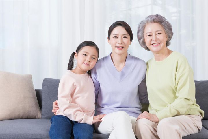 母から娘へ、今伝えたい本音──「ちょうどいい距離」でも胸にしまう感謝と願いとは【読者アンケート】