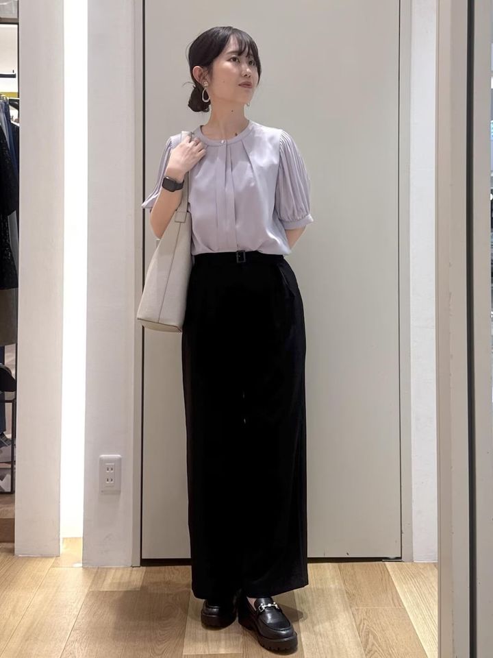 レインシューズもローファータイプなら足もとのおしゃれ度もアップします 出典：WEAR