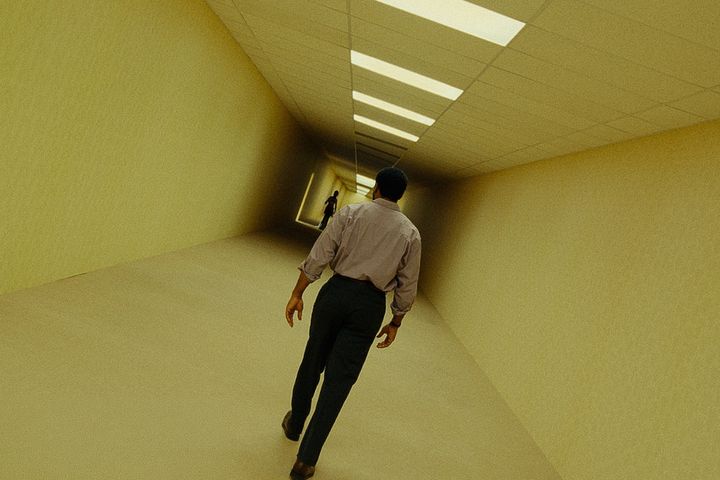 映画『Backrooms（原題）』場面写真 （C）2026 Backrooms Rights LLC, PC Films, LLC. All Rights Reserved. width=