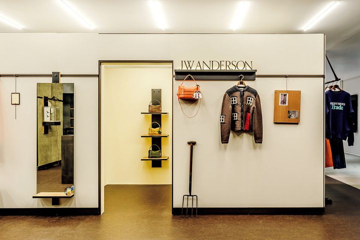 渋谷〈JW ANDERSON 渋谷店〉内観
