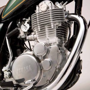 ’78年から現在まで生産されているヤマハのSR。国内を代表する400ccのビッグシングルだ。以前は500cc版もあった
