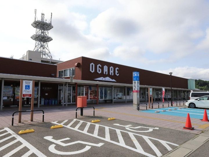 All About ニュース編集部が全国250人を対象に実施した「道の駅に関するアンケート」の調査結果から、特産品が楽しめると思う「秋田県の道の駅」ランキングを発表！ 同率2位「かみおか」「おが」を抑えた1位は？