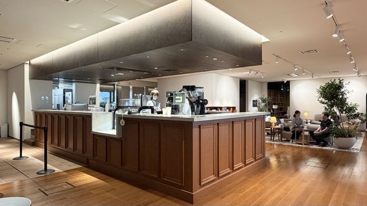 OIMACHI TRACKS loungeの店内の様子