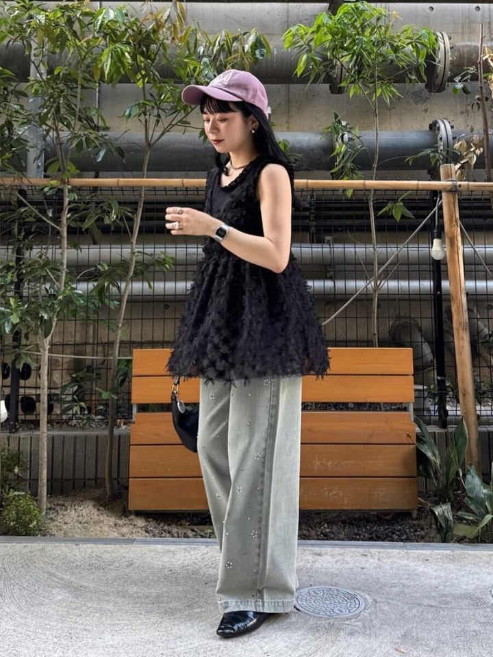2026夏大人女性おすすめ黒チュニックワイドデニムコーデ