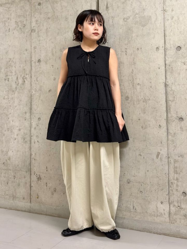 2026夏大人女性おすすめ黒チュニックワイドパンツコーデ