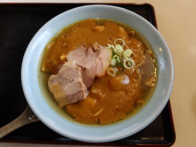 燕三条市のカレーラーメン