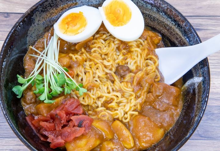 残ったカレーで作るカレーラーメン イメージ