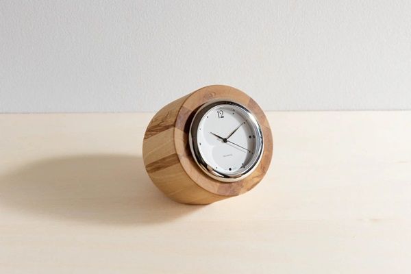 伐採された記念樹などから記念品を製作するサービス開始！職人が手仕事で仕立てる宝物