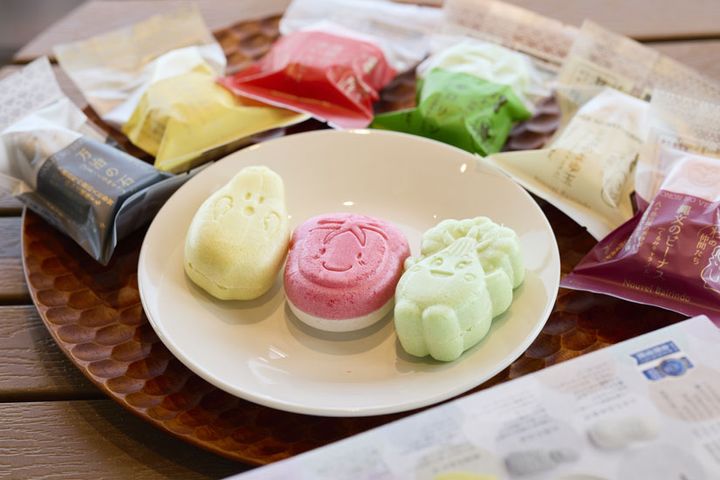 「諏訪の仲間たち」各238円