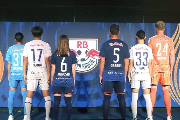 ネーム＆ナンバーフォントは昨季から変わらずRB大宮アルディージャのオリジナルフォントを使用