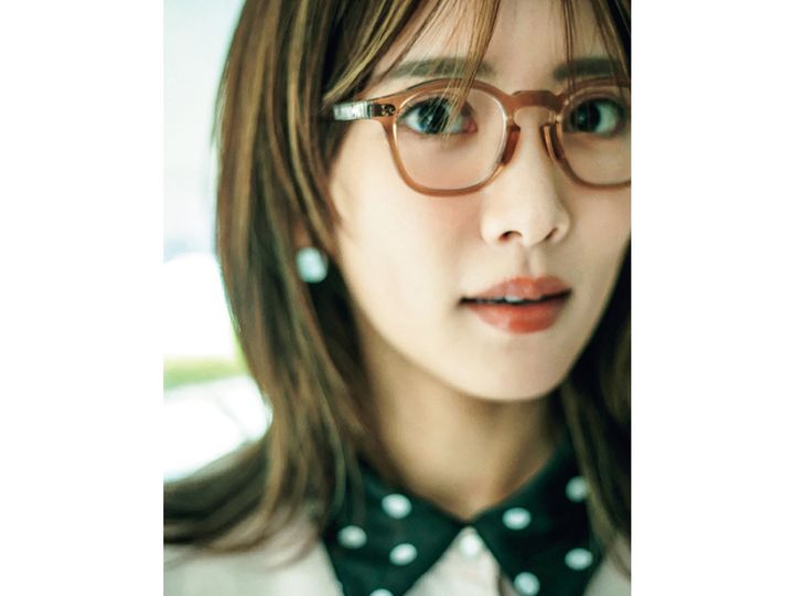ayame optical storeでボストンのメガネをかける夏菜さん