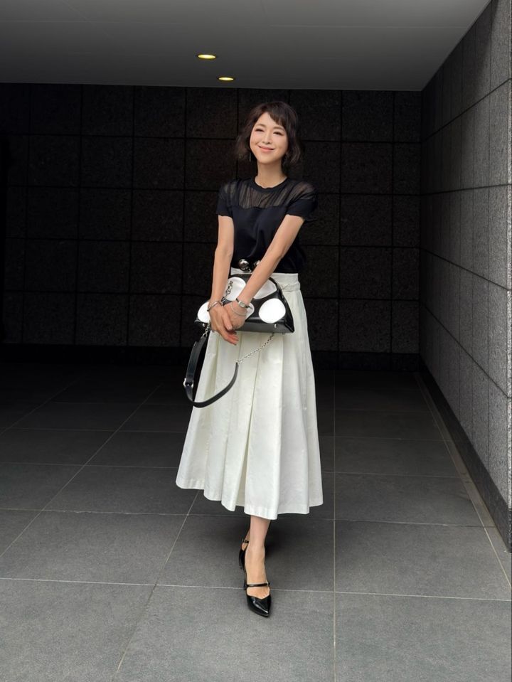 Tops … cyclas、Skirt … martinique、Shoes … PELLICO、Bag … STUDIO CHERIE