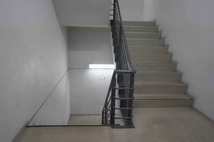 学校の階段