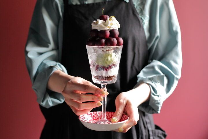 レトロ空間で豪華なパフェや色とりどりのランチを。フルーツ専門カフェ「日々の果物」