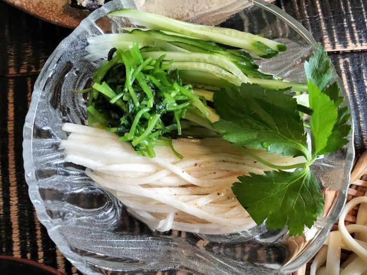 簡単！数秒！つゆの素にひと手間加えて風味と香りをプラス！冷やしうどん！長芋そうめん！きゅうりそうめん