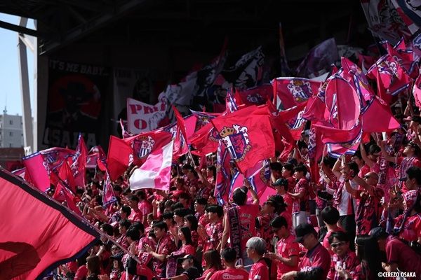 関西外大の留学生がセレッソ大阪のアンケートに協力！スタジアムで試合を観戦し回答