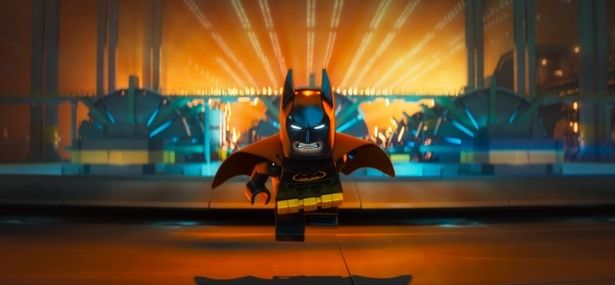 バットマンをはじめとするヒーローなど映画とのコラボアイテムも豊富(『レゴバットマン ザ・ムービー』) [c] Warner Bros. /Courtesy Everett Collection
