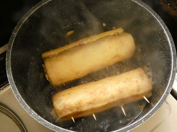 ごはんがモリモリ食べられる！「ひき肉とキャベツの油揚げロール煮」