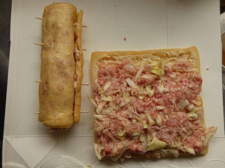 ごはんがモリモリ食べられる！「ひき肉とキャベツの油揚げロール煮」