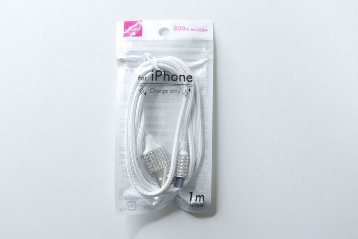 充電専用ケーブル（ライトニング、5V／2.4A、1m、ラインストーンコネクタ） パッケージ