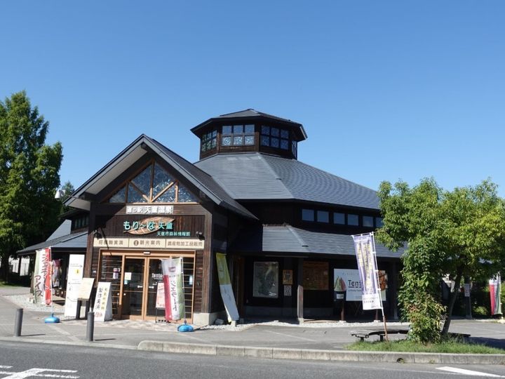 All About ニュース編集部が全国250人を対象に実施した「道の駅に関するアンケート」の調査結果から、特産品が楽しめると思う「山形県の道の駅」ランキングを発表！ 2位「天童温泉」を抑えた1位は？