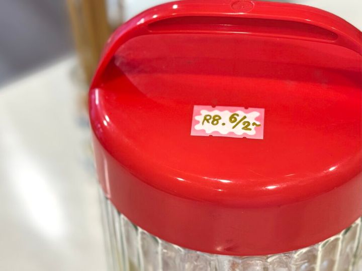 ラベラーシールを使用して日付を記入