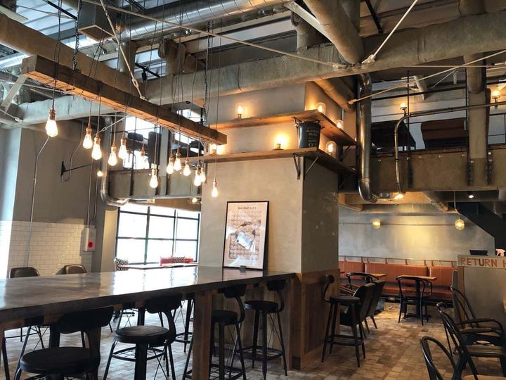 「egg baby café」店内
