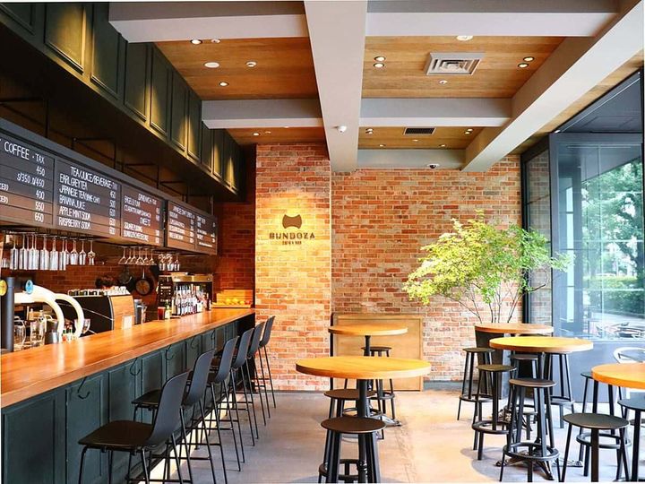 「BUNDOZA CAFE & BAR」店内