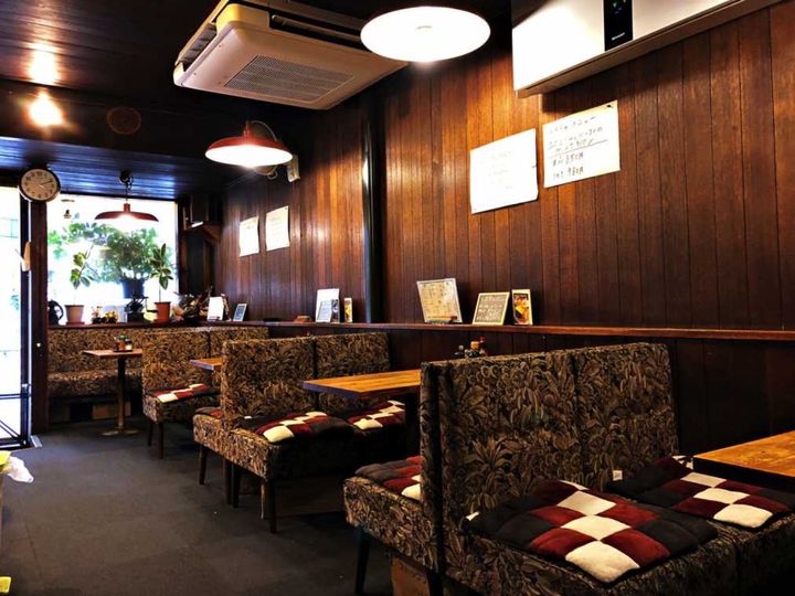 「喫茶DEN」店内