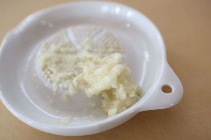 にんにく、野菜室に入れてたら損！実は「冷凍」が正解だった♡今知っておきたい長持ち保存ワザ