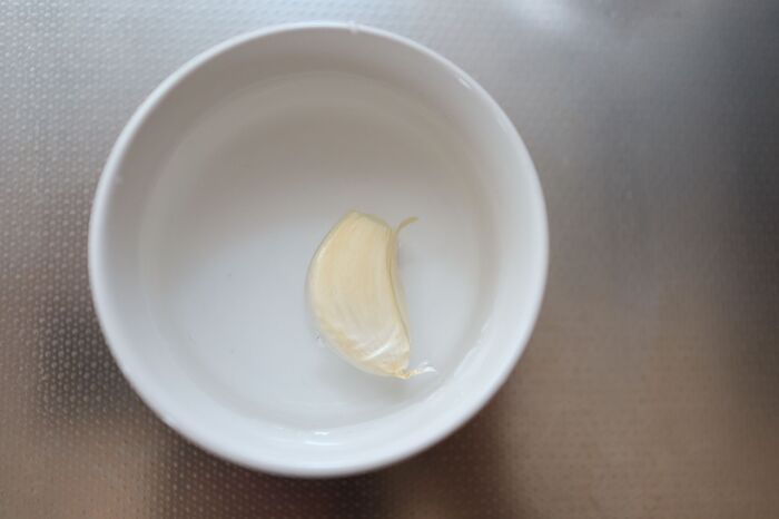にんにく、野菜室に入れてたら損！実は「冷凍」が正解だった♡今知っておきたい長持ち保存ワザ