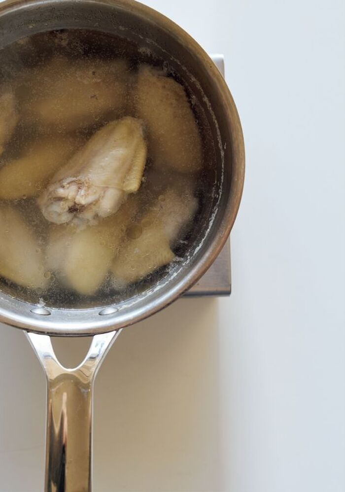 鶏手羽、そのまま焼くの待って！たったひと手間で激変します…パリッと絶品になる簡単テク。