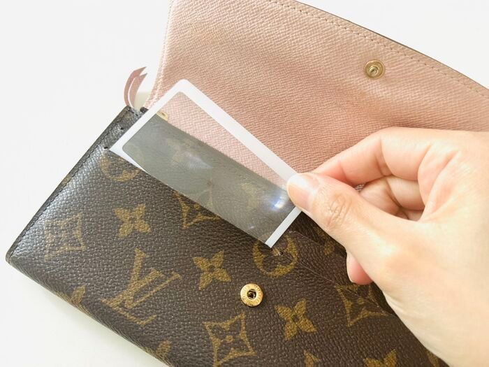 【キャンドゥ】財布や手帳に入れておくと安心な“透明カード”の正体は？こんなに薄いのに働きモノなんです！