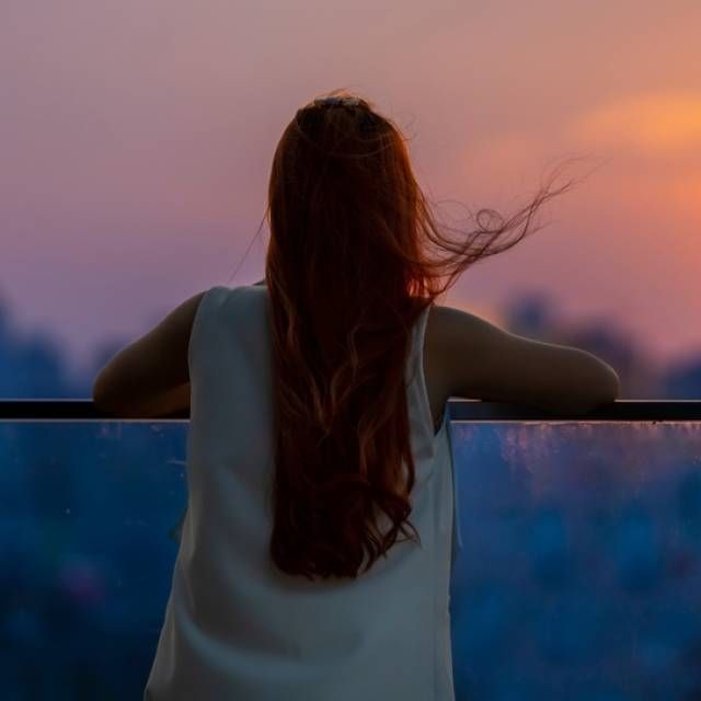 女性