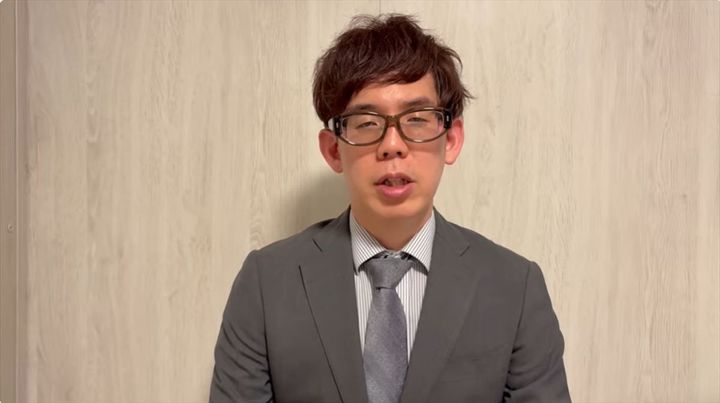 自身のYouTubeチャンネルで謝罪動画に出演する渋川難波 width=