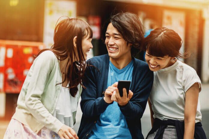 いくら美人でもムリ！ デート中に男性を困らせる女性のNG行動3つ