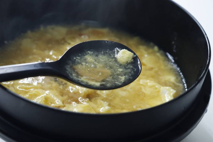 ダイソーのニチレイ 酸辣湯はとろみがある