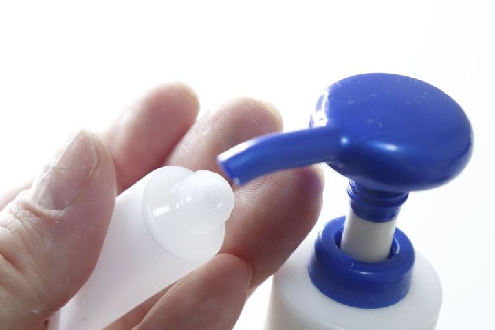 チューブ型詰め替え容器（8mL、3個） 使用例