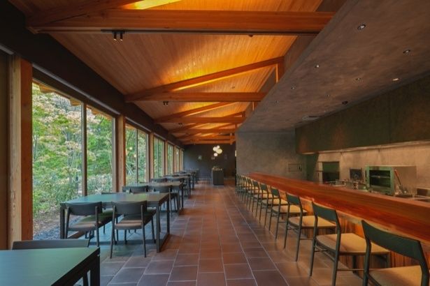 西の河原公園のほとりに佇む「蕎麦割烹 SAI」