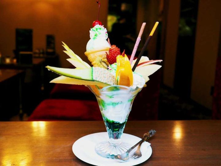 「フルーツパフェ」1800円