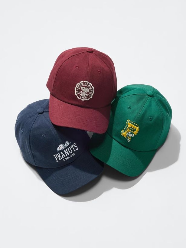 「ピーナッツ UVカットキャップ」(1500円)はワインとグリーン、ネイビーの全3色展開