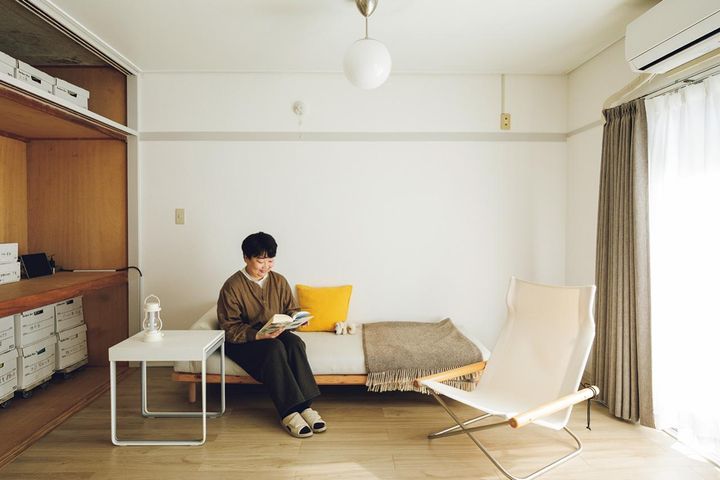団地2DK40㎡、持ち物は「原付に載る量」だけ。“何にも縛られない暮らし”の実例