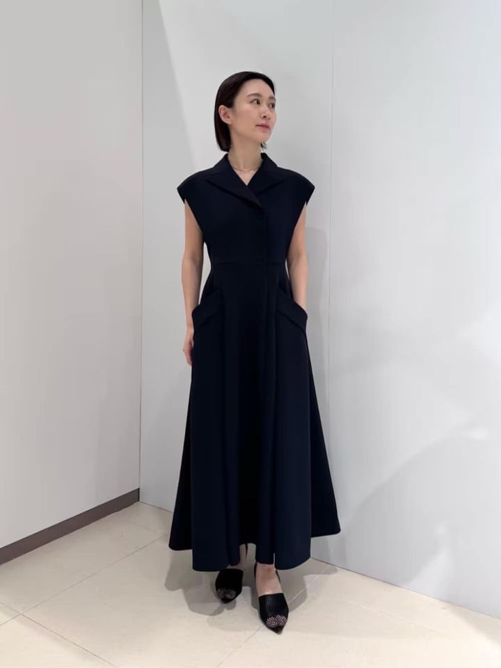 きちんと感のあるワンピースはオンオフ問わず着られて万能です 出典：WEAR