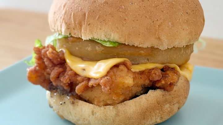 味もボリュームも大満足！【ケンタッキー】ガッツリ系の数量限定バーガー