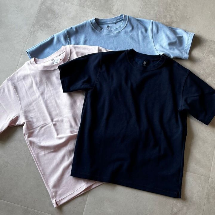 ユニクロKIDS エアリズムコットンクルーネックT BLUE・PINK・NAVYの3色置き撮り