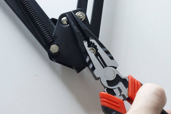 多機能ラジオペンチ 使用例