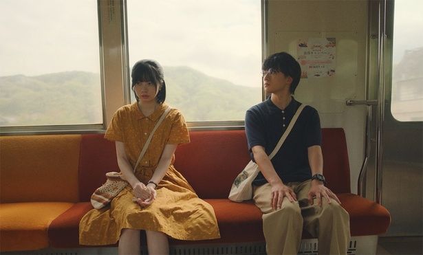 自分の気持ちを伝えることが苦手な信子 [c]田村茜／コアミックス ©映画「モブ子の恋」製作委員会