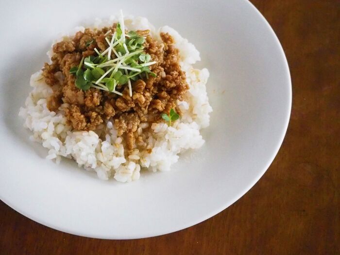 パサパサ卒業！爆食い級の〈ジューシー肉そぼろ〉の秘密を大公開♡たったひと手間で断然おいしさアップ