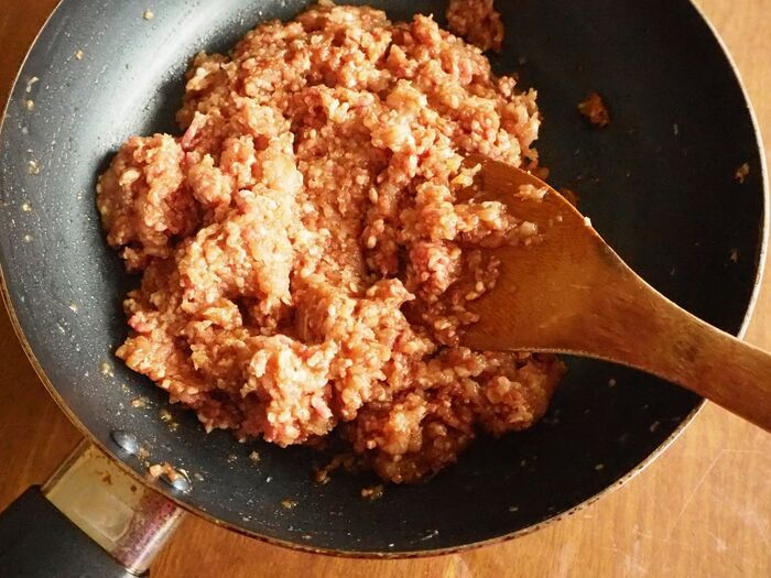 パサパサ卒業！爆食い級の〈ジューシー肉そぼろ〉の秘密を大公開♡たったひと手間で断然おいしさアップ